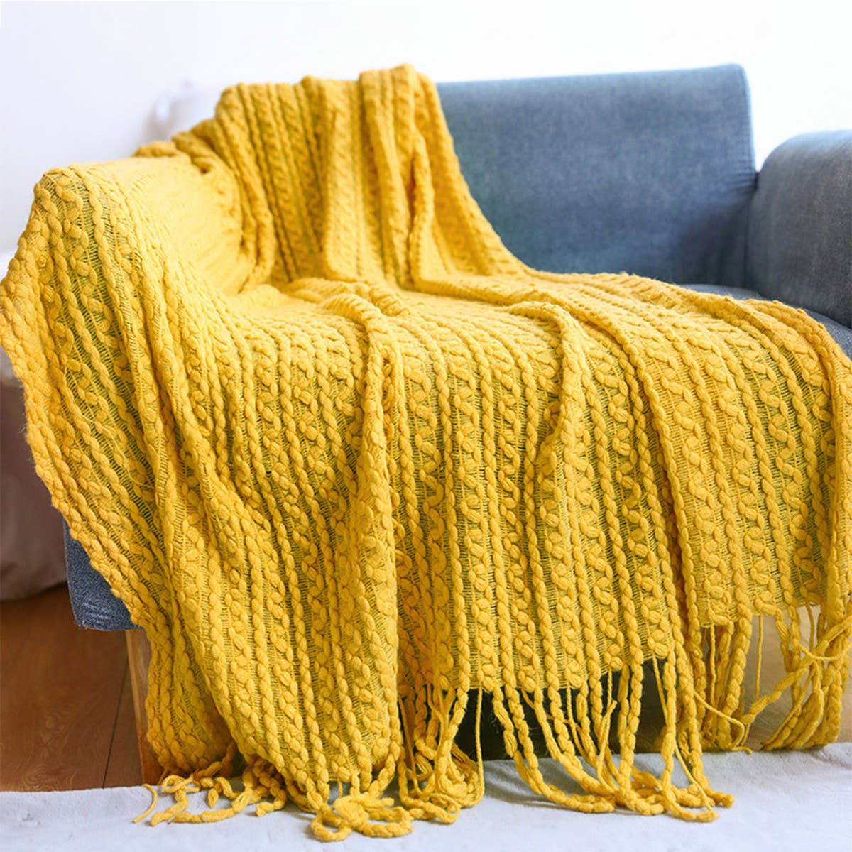 LIGHTWEIGHT SOFT AND COMFORTABLE KNITTING BLANKET