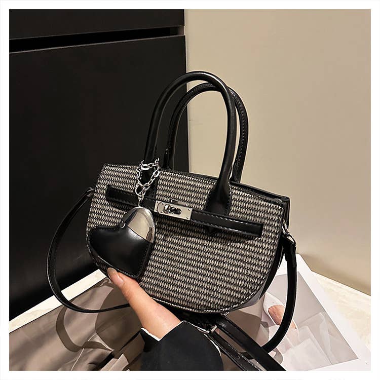 Weave fashionable and niche handbags and totes