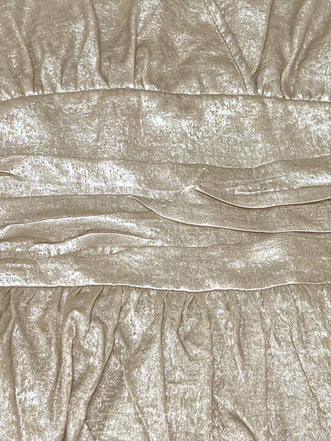 Solid-color lotus leaf sleeved pull-down dress