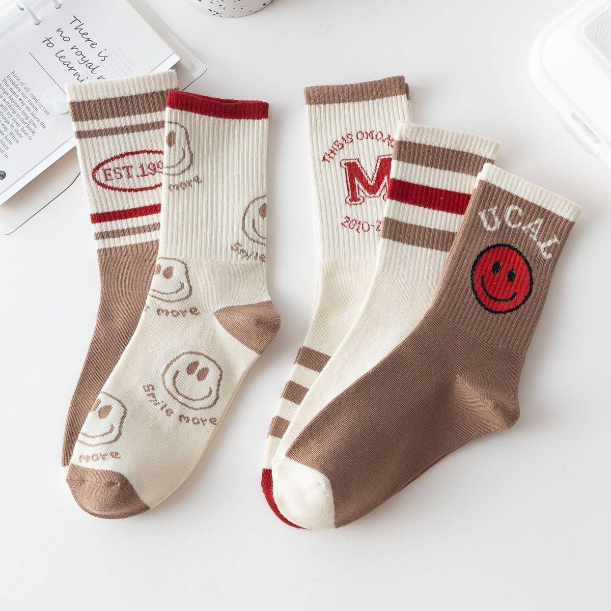 NEW LADIES CARTOON SMILEY FACE LETTER SOCKS