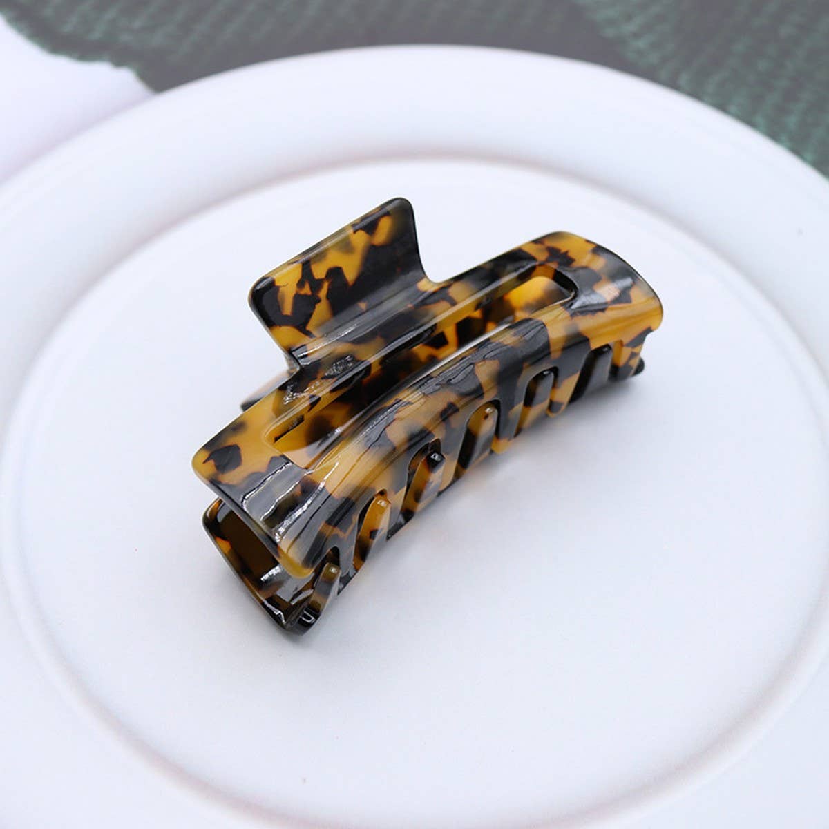Acetate Leopard Hair Claw - Hollow Tortoise Clip_CWAHA2608
