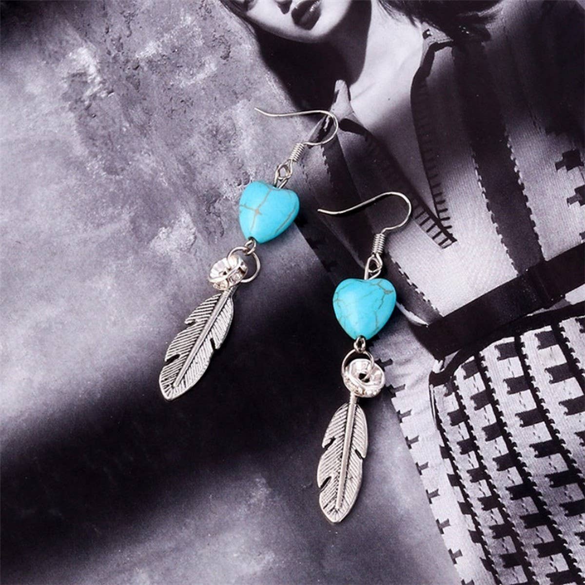 VINTAGE HEART PENDANT FEATHER EARRINGS