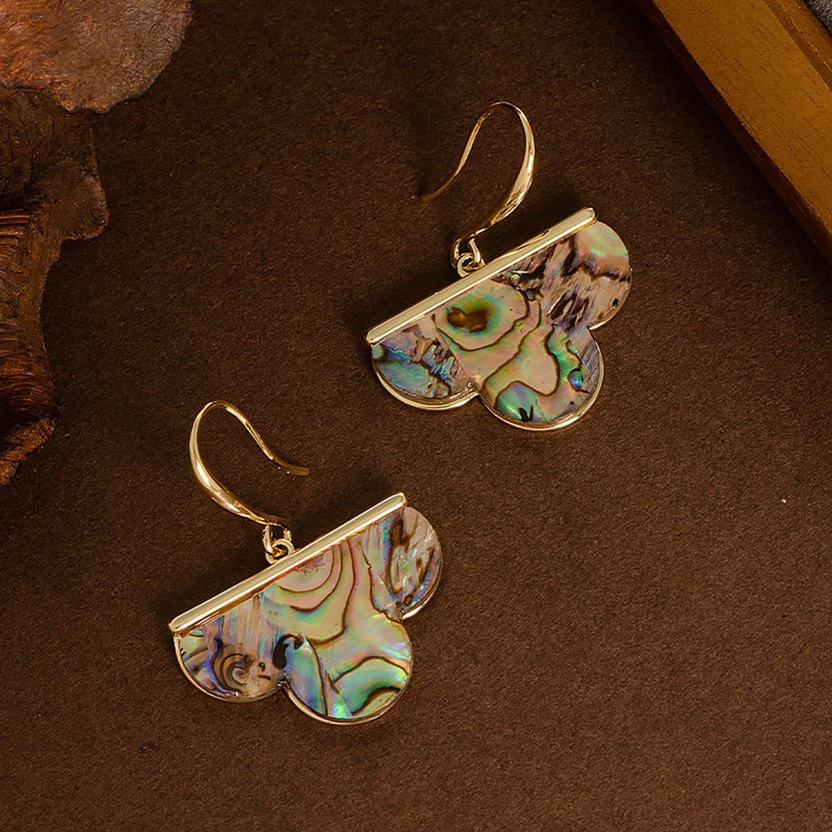 AURORA FANTASY DEEP SEA ABALONE EARRINGS_CWMM4282