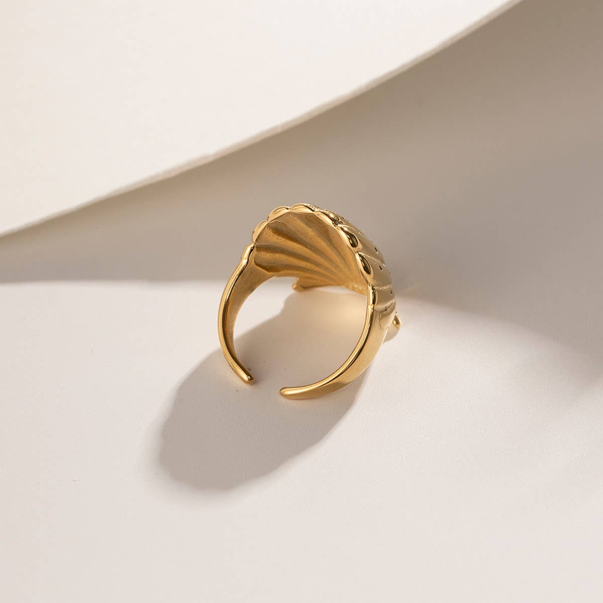 GOLD PLATED STAINLESS STEEL SHELL RINGS