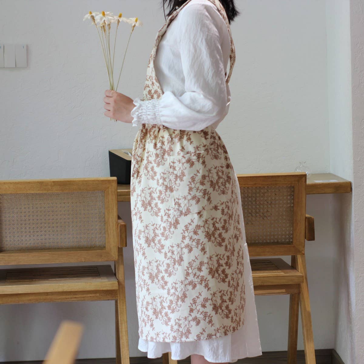 SIMPLE AND ELEGANT CORDUROY MATERIAL THICK APRON