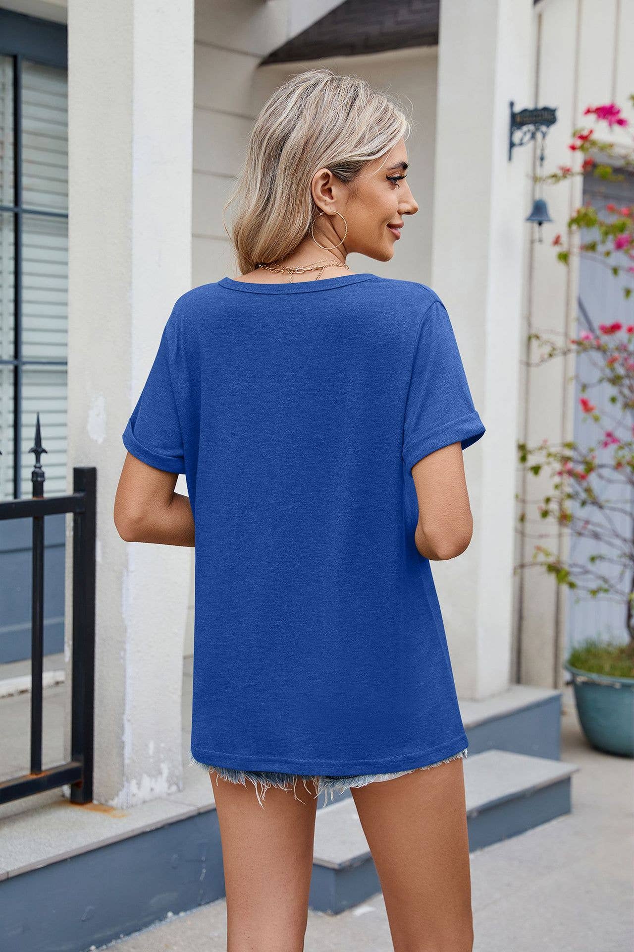 V-neck casual solid color short-sleeved T-shirt