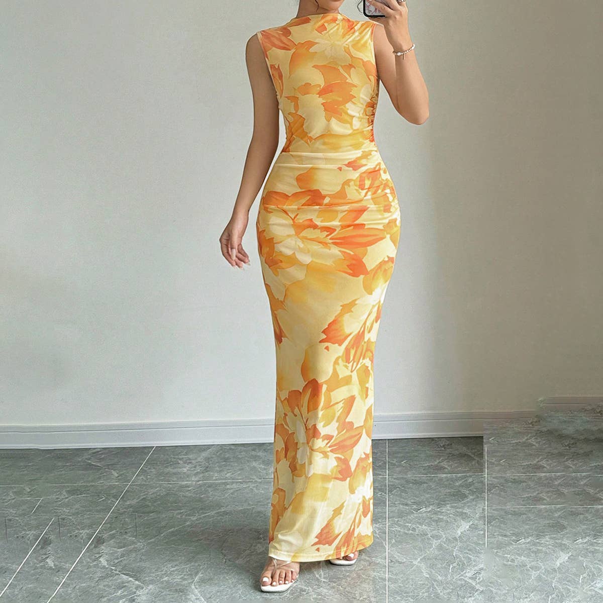 Stylish French retro sleeveless hip-hugging dress