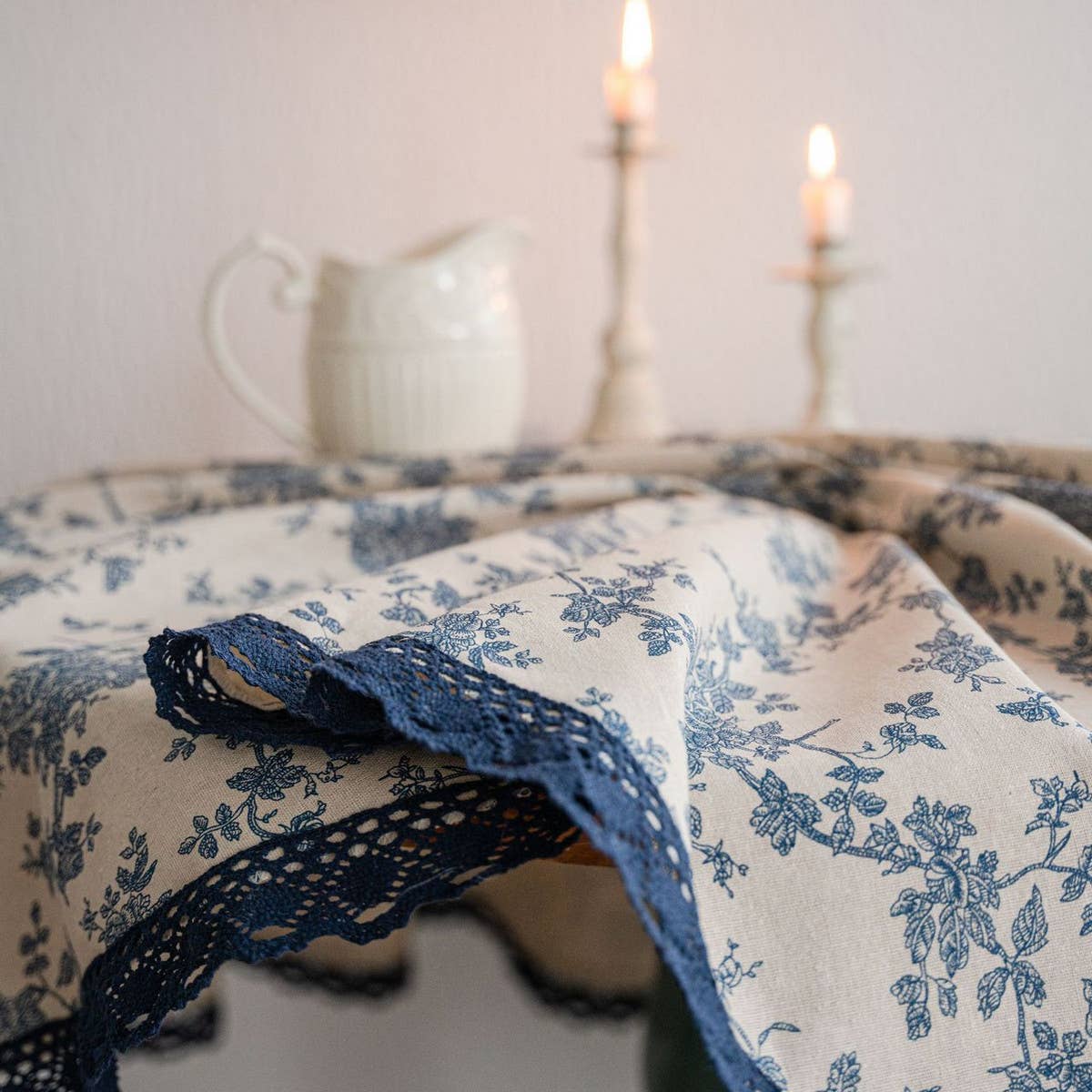 VINTAGE BLUE ROSE PRINT TABLECLOTH