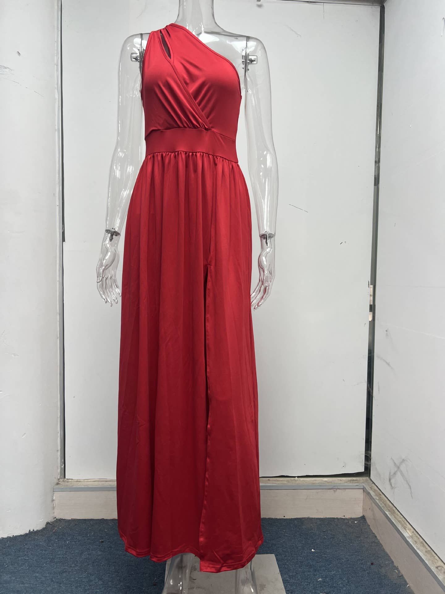 Sleeveless high-waisted slit dress elegant style