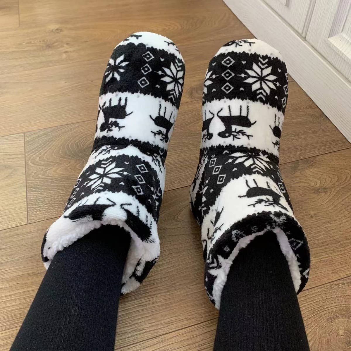 WINTER CHRISTMAS SERIES SOFT SOCKS SLIPPERS