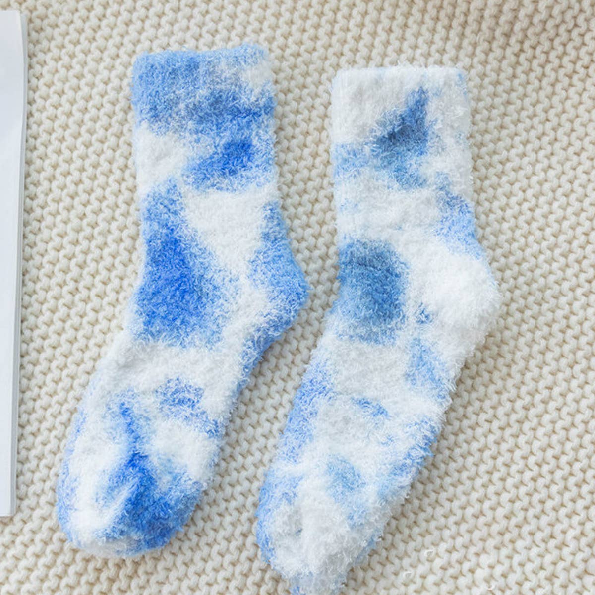 WOMEN PADDED TIE-DYED CORAL VELVET SOCKS