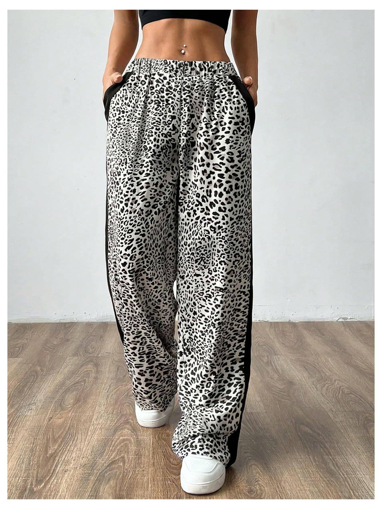 Loose high-waisted leopard print wide-leg pants