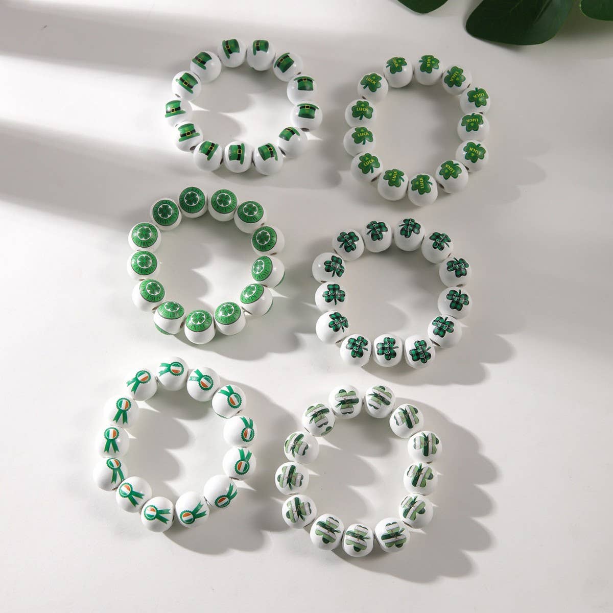 ST. PATRICK'S DAY WHITE WOOD BEAD BRACELET SET_CWMM3505