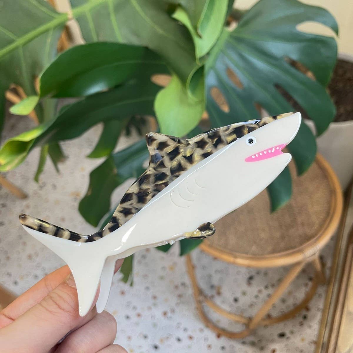 OCEAN WHALE SHELL FISH SEASHELL HAIR CLAW CLIPS_CWAHA0550