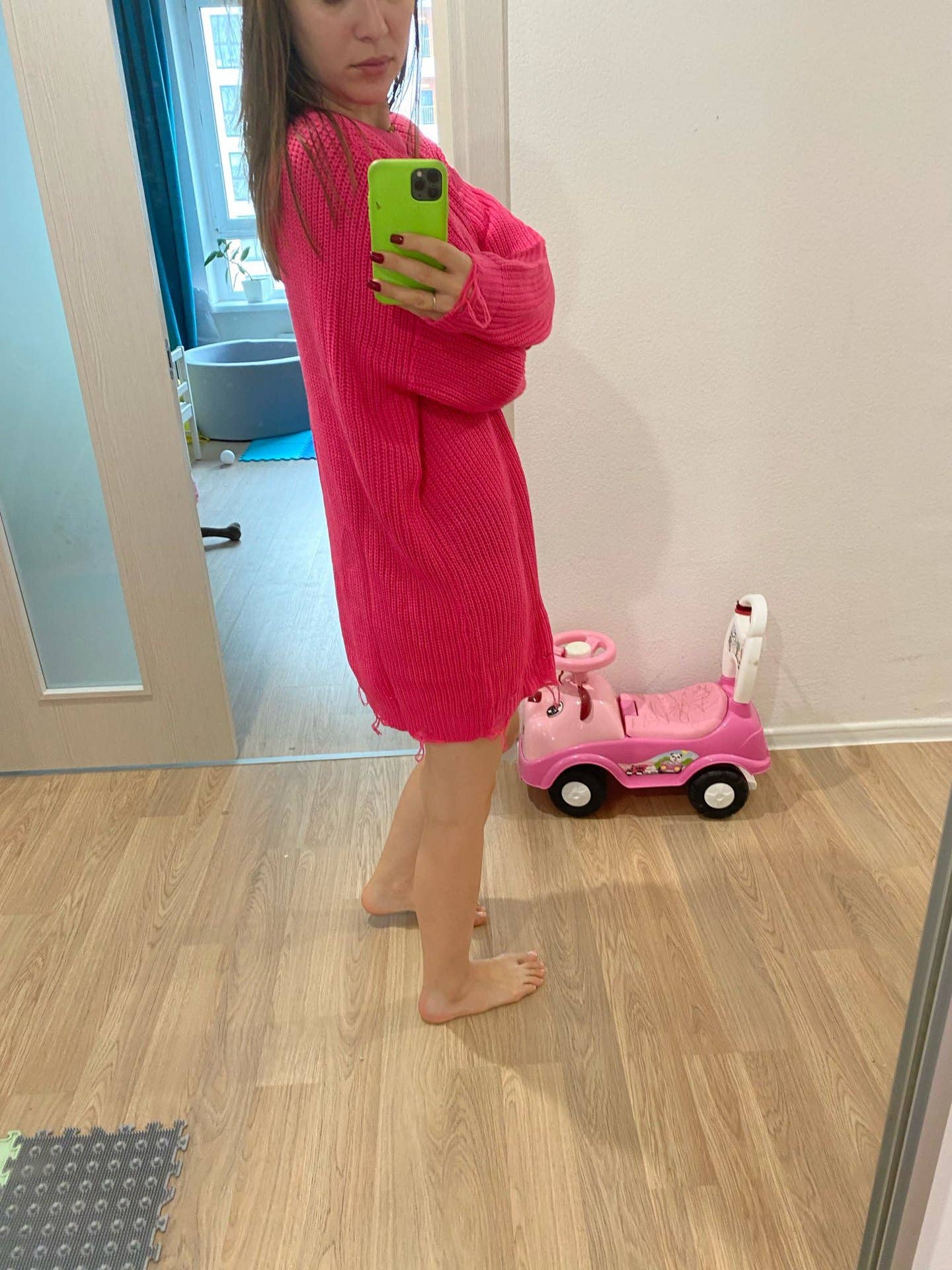 SOLID COLOR RIPPED MID-LENGTH CREW-NECK SWEATER