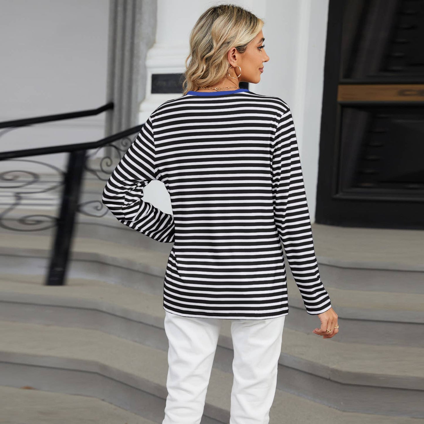 V-NECK LONG SLEEVE T-SHIRT WITH COLOR STRIPES
