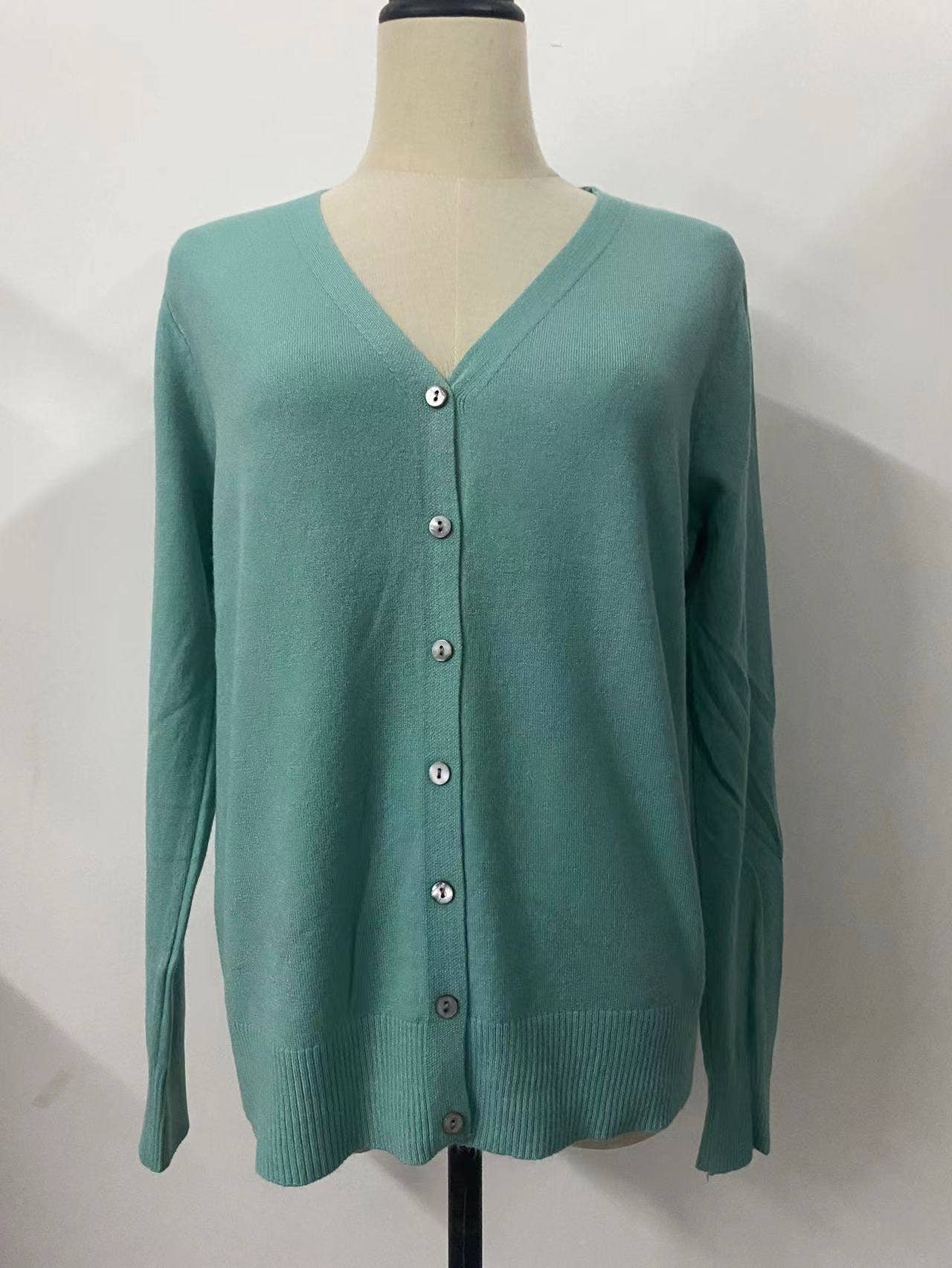 Solid-color button long-sleeved cardigan