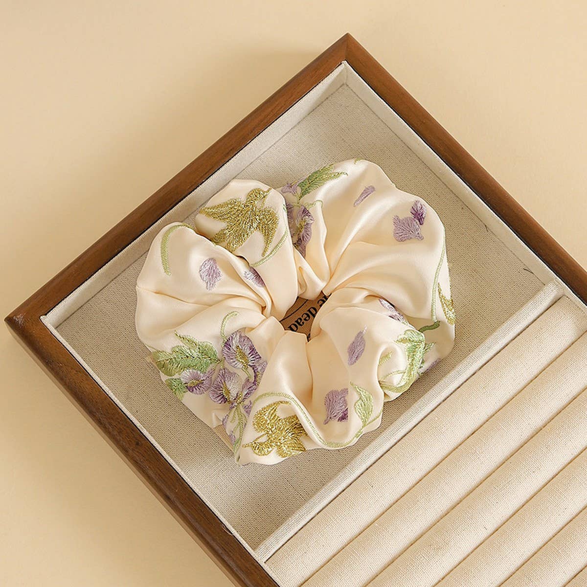 Wisteria Embroidered Hair Tie for Hanfu & Qipao