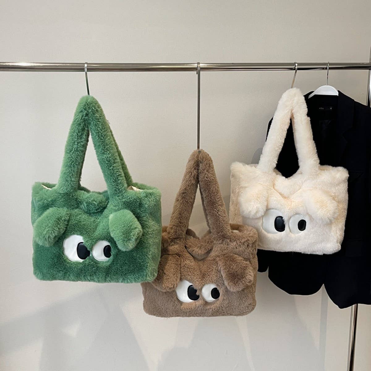 WINTER CARTOON LARGE CAPACITY SHOULDER PLUSH BAG_CWAB3937