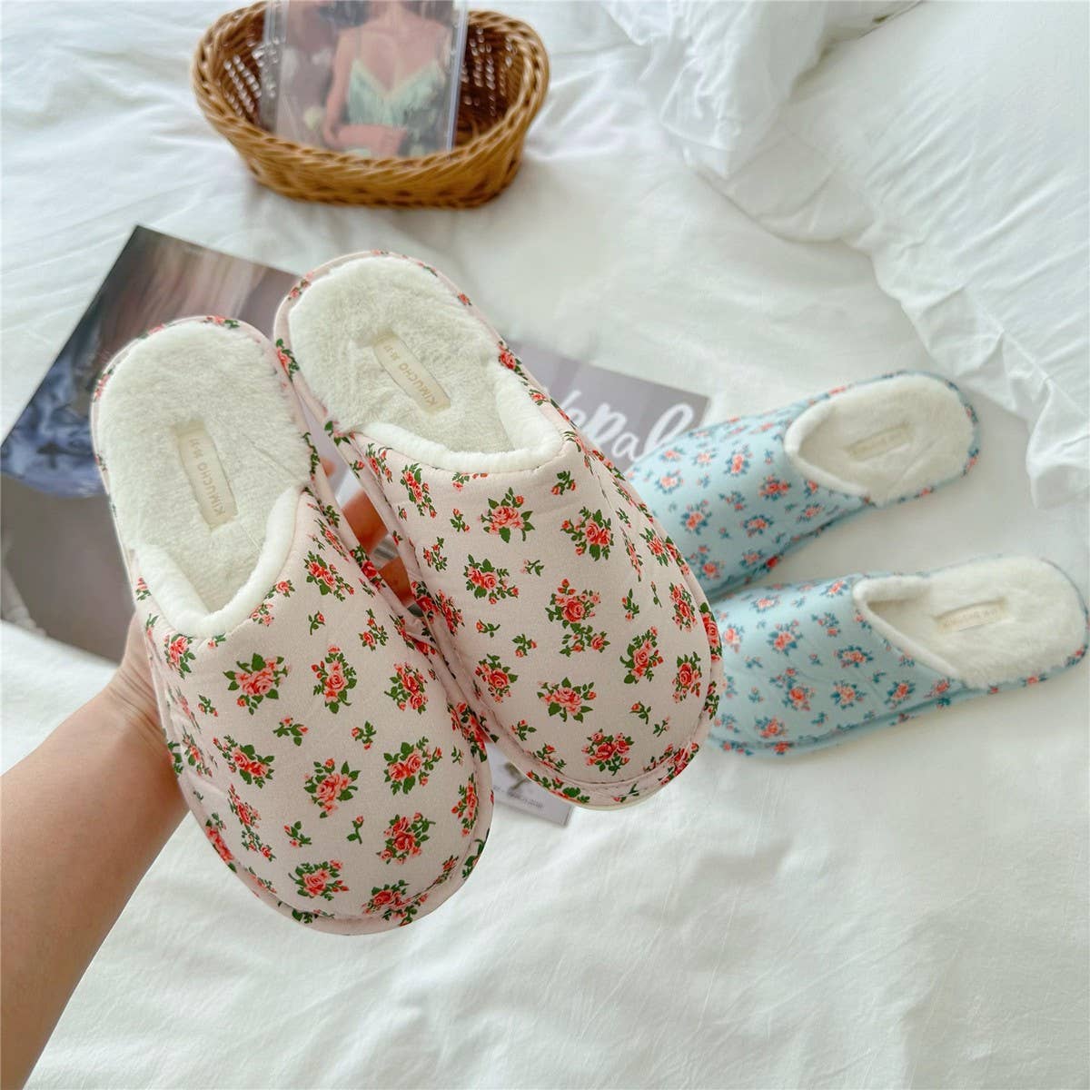 WARM HOUSE SHOES THICK-SOLED PLUSH SLIPPERS