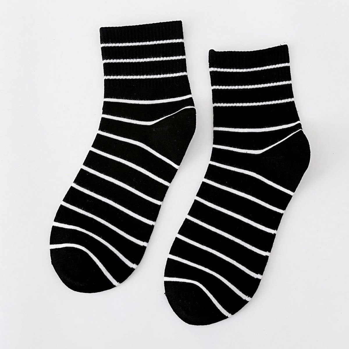 STRIPE CASUAL TRENDY CREW SOCKS_CWMS098