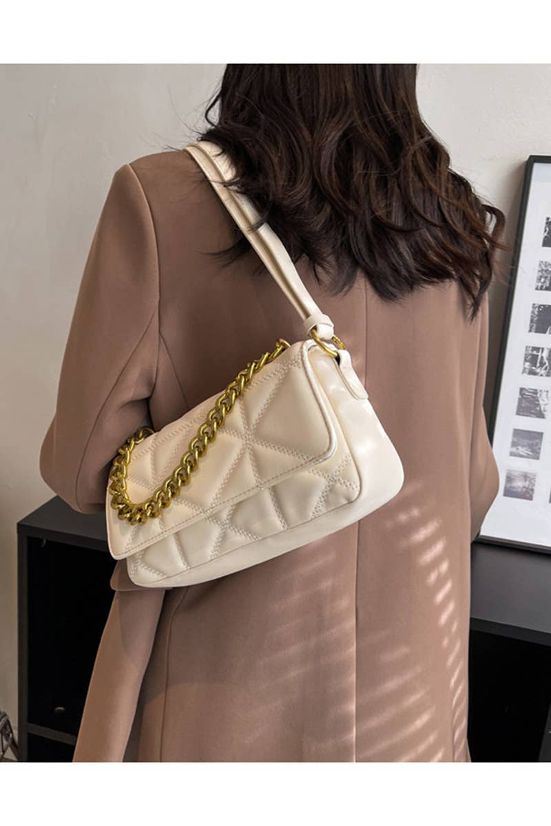 QUILTED ZIPPER CHAIN POINT CROSS BODY BAG_CWAB0526