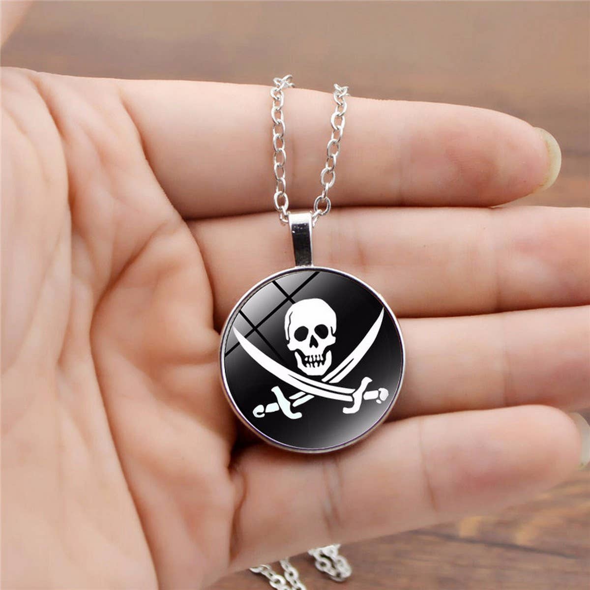 PIRATE SKULL ALLOY GLASS NECKLACE_CWAJE0707