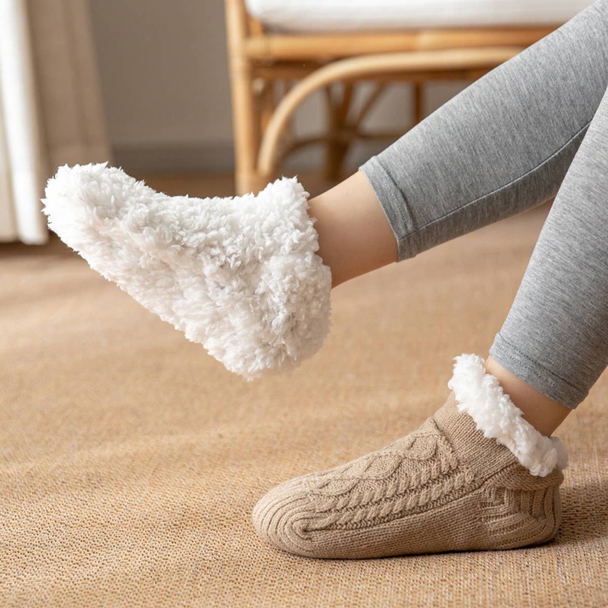 WARM SLEEPING CARPET SOCKS PLUSH INDOOR SLIPPERS