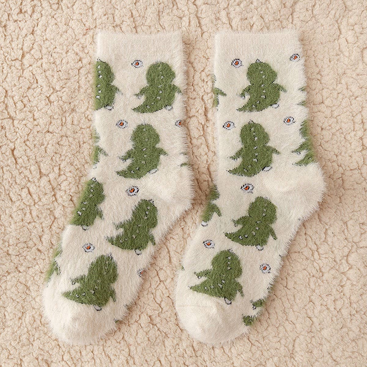 CUTE WARM SEASON LINT-FREE FLOOR SOCKS