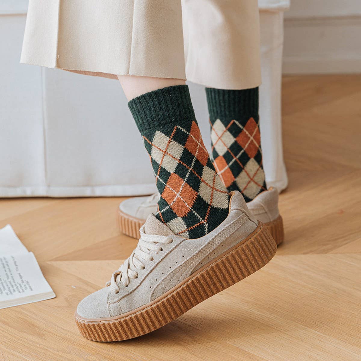 DIAMOND CHECK WARM RETRO MID-CALF SOCKS