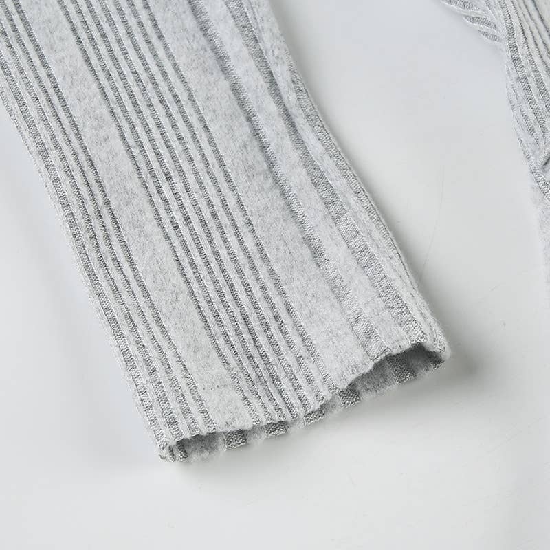 SOLID COLOR BASIC KNIT BUTTON SLIT SLIM T-SHIRT