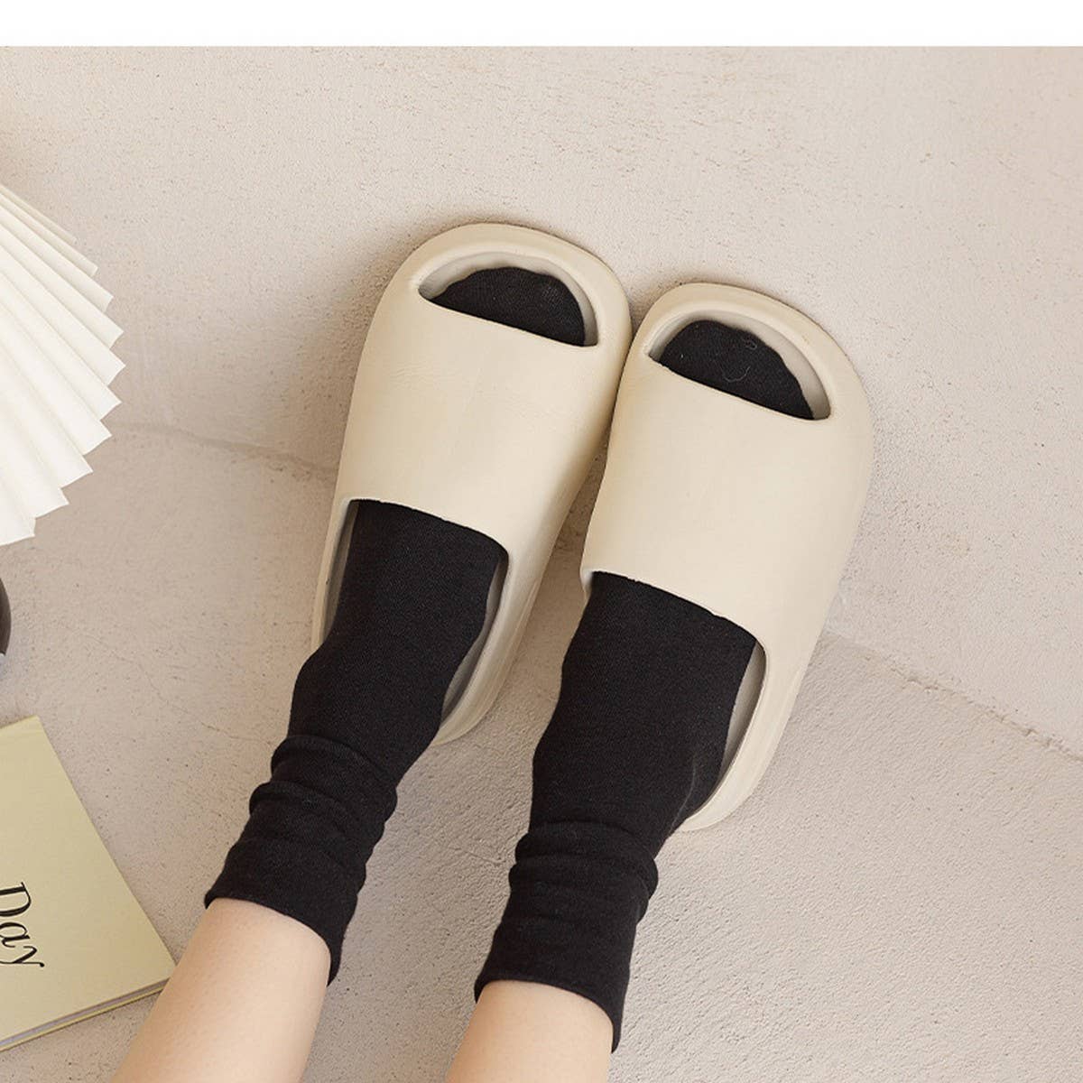 SOLID COLOR BONELESS SOCKS STACKED MID-TUBE SOCKS_CWMS1116