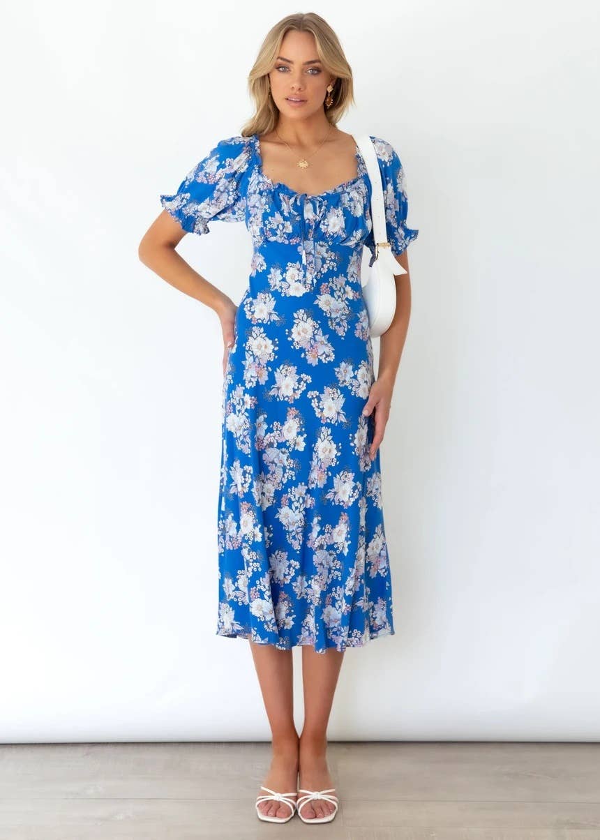 LONG DRESS WITH SQUARE COLLAR AND SLEEVED WAIST