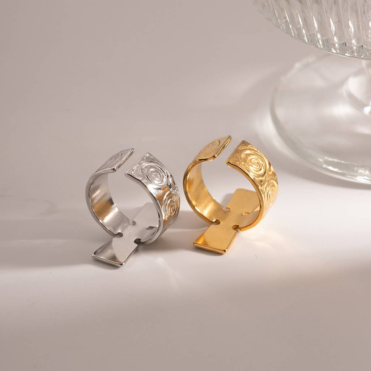STAINLESS STEEL GOLD CROSS OPEN RING_CWAJE1227