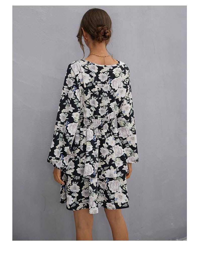 Slim-fit, slim-waist, long-sleeved dress