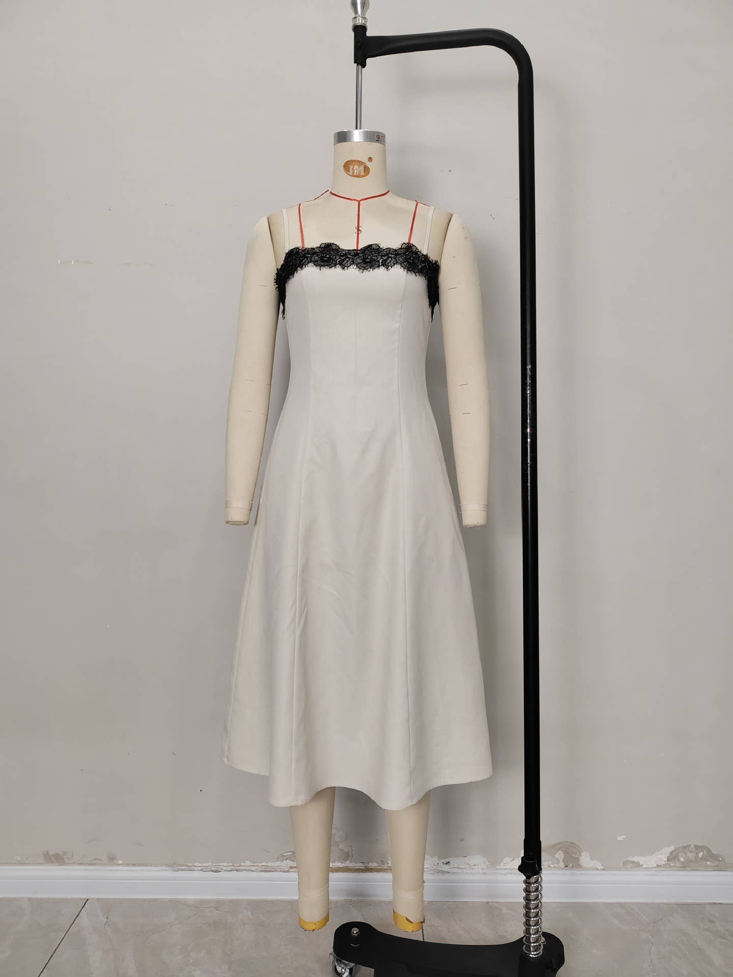 Stylish lace color off-the-shoulder halter dress