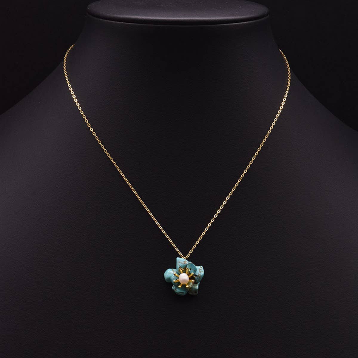 WOMEN'S NATURAL FRESHWATER PEARL NECKLACE