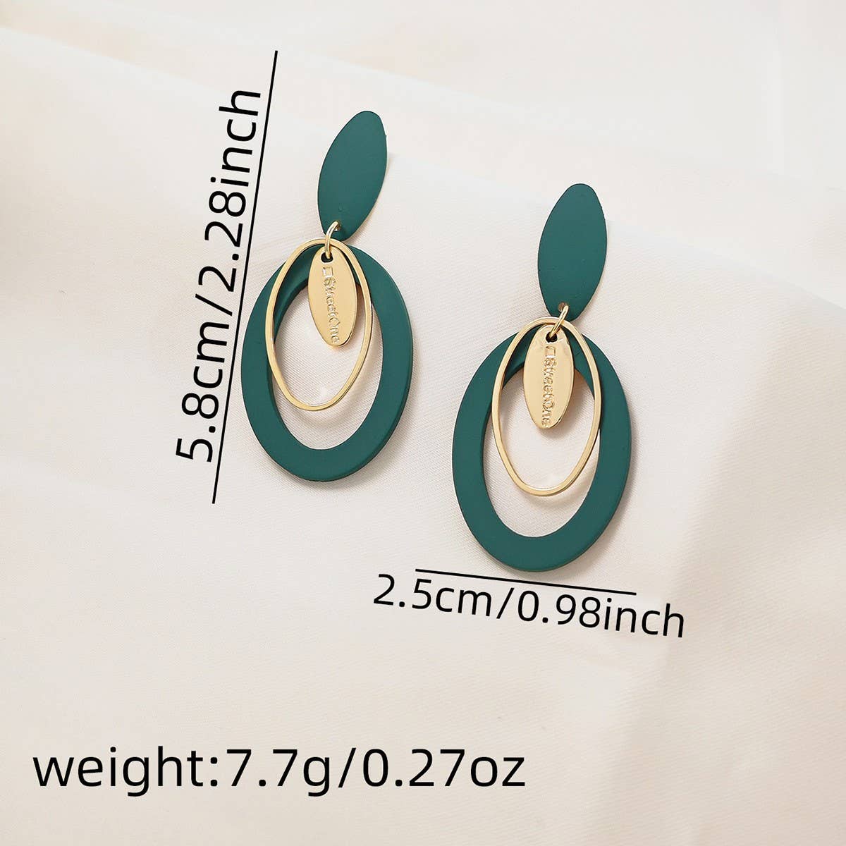 SIMPLE GEOMETRIC OVAL HOLLOW EARRINGS_CWAJE1867