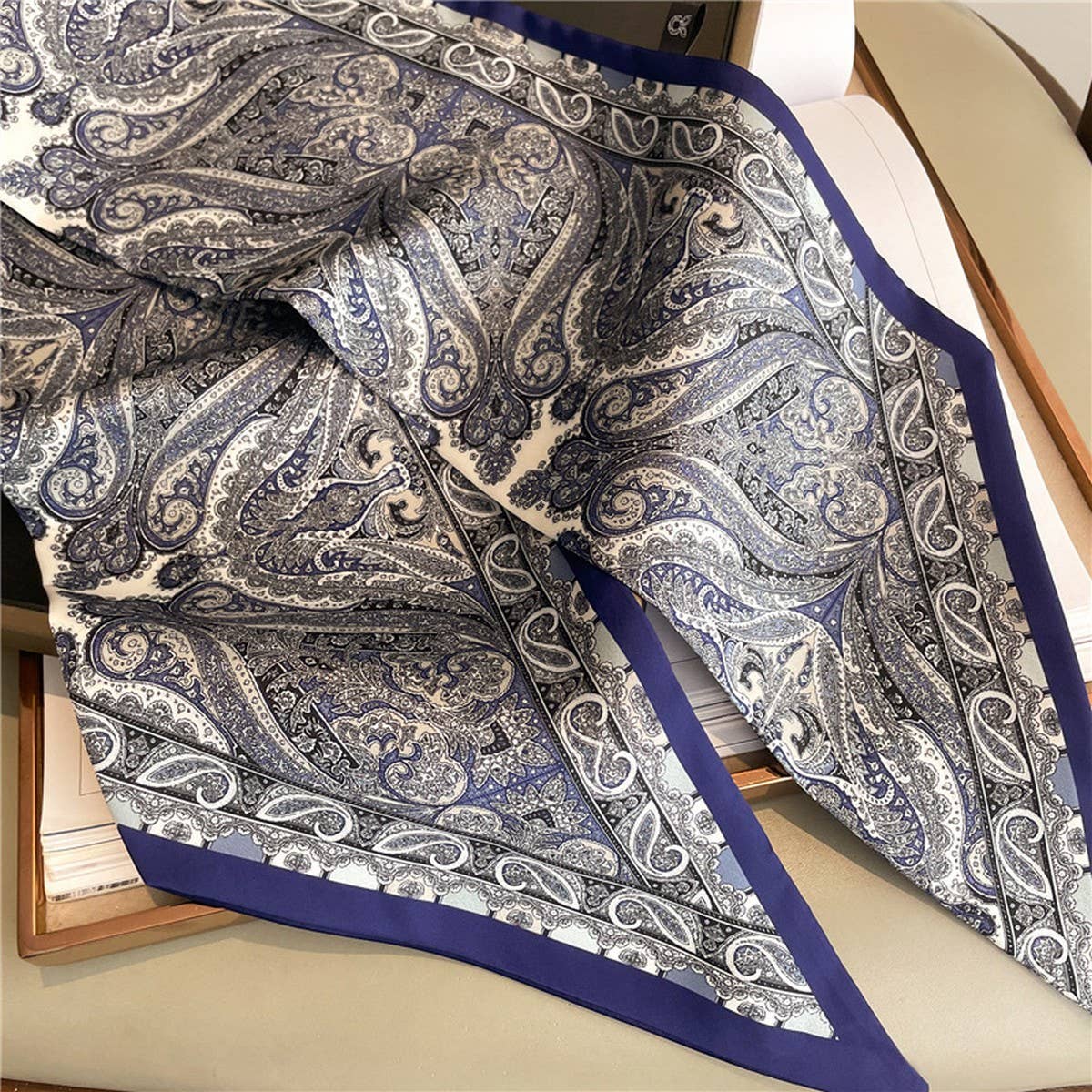 FASHIONABLE AND VERSATILE DOUBLE-LAYER HEAD SCARF_CWASC1513