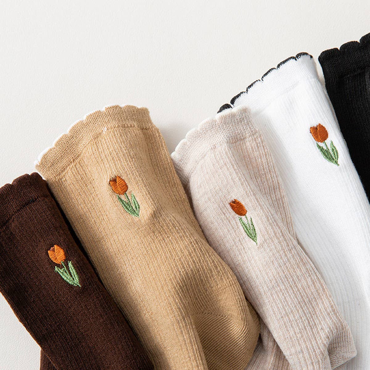 FLORAL EMBROIDERED COTTON SOCKS