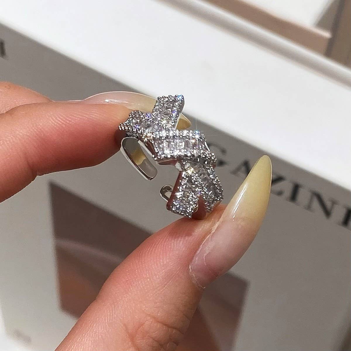 FASHIONABLE LUXURY COOL STYLE RING FOR WOMEN