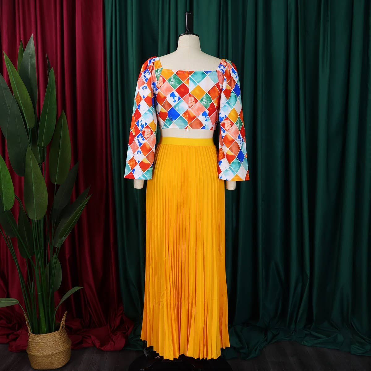 PRINTED TOP PLEATED LONG SKIRT TWO-PIECE SUIT_CWSTB1137