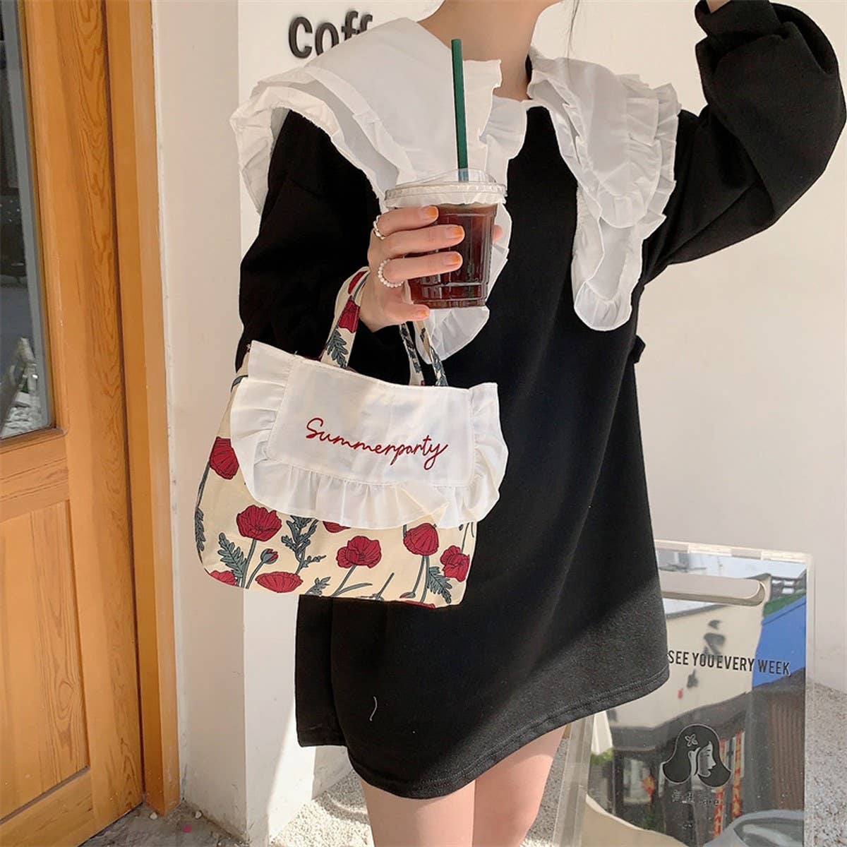 CWAB5819_SWEET RUFFLED FRESH EMBROIDERED CANVAS HANDBAG