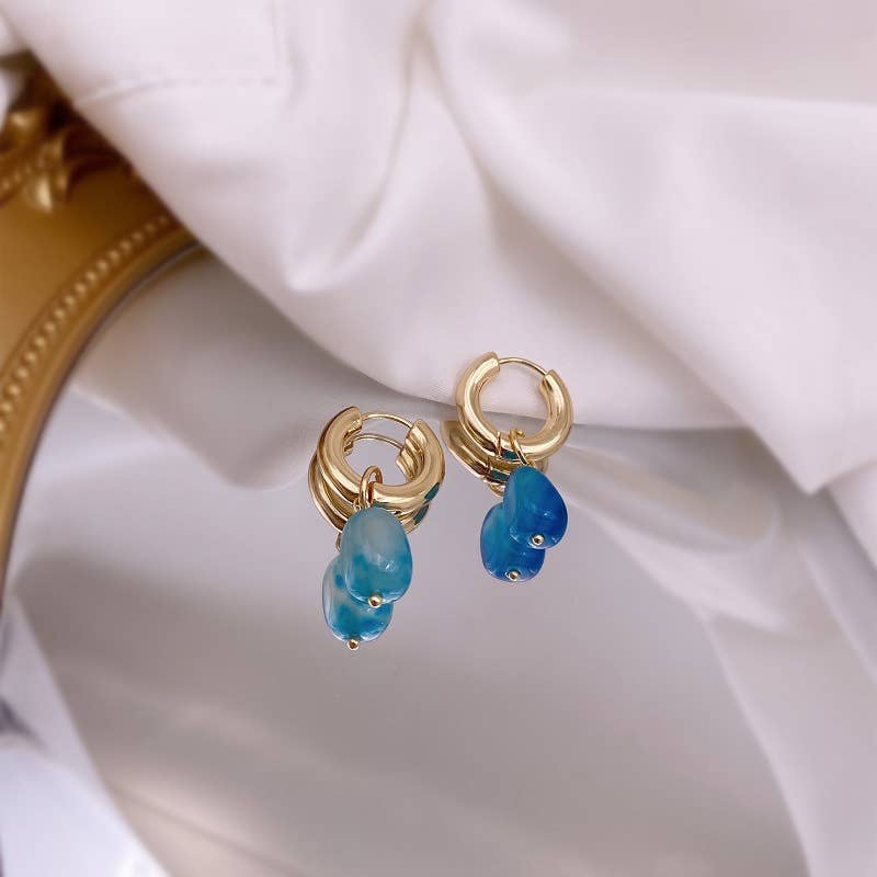 Irregular Baroque pearl stud earrings