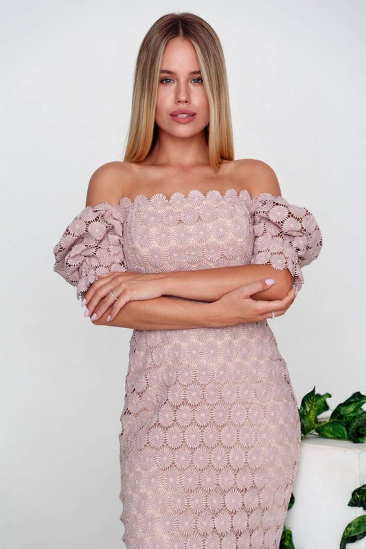 Mid-waist and mid-length dress with chest wrap