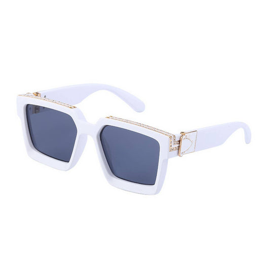 LARGE SQUARE FRAME SUNGLASSES WITH DIAMONDS