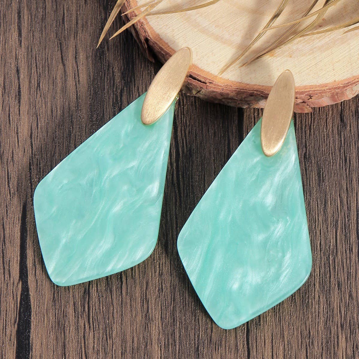 NEW HIGH-END AND VERSATILE EARRINGS