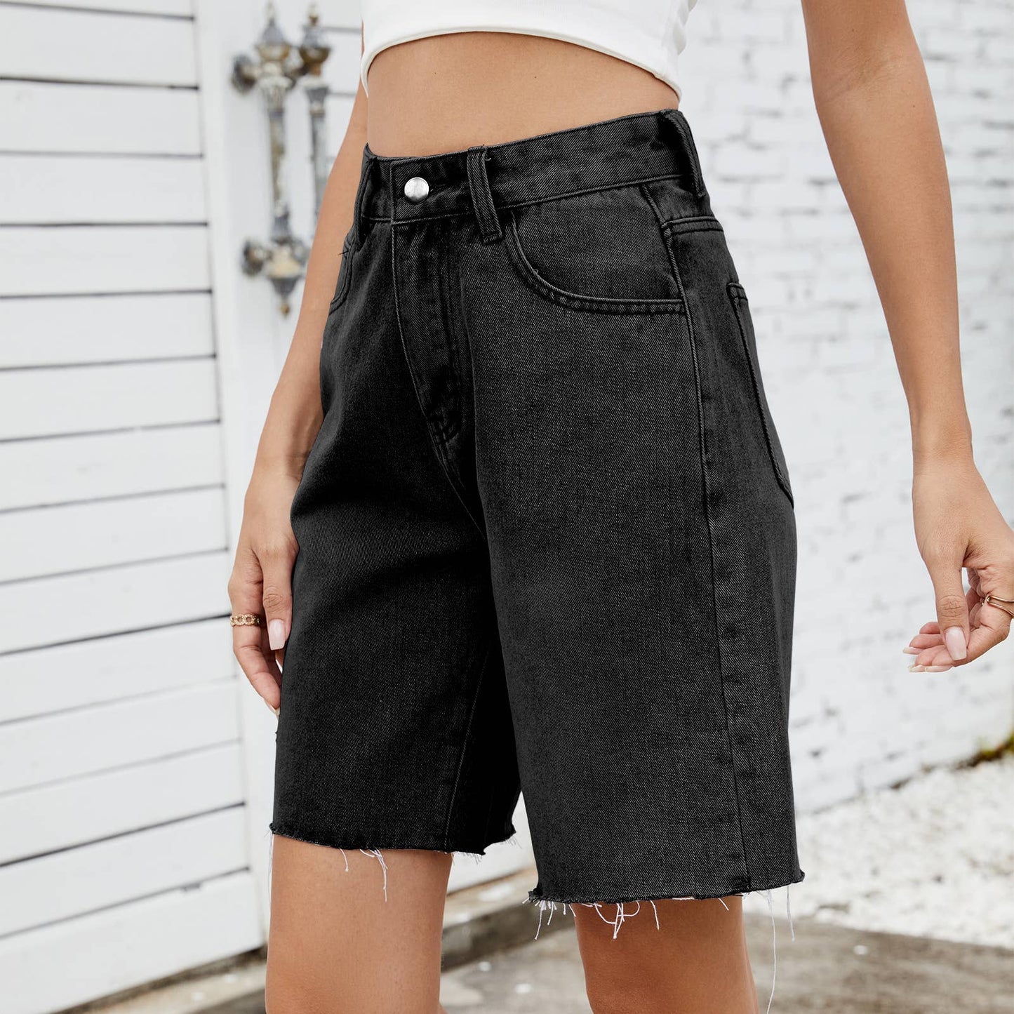 Washed straight leg casual edging denim shorts