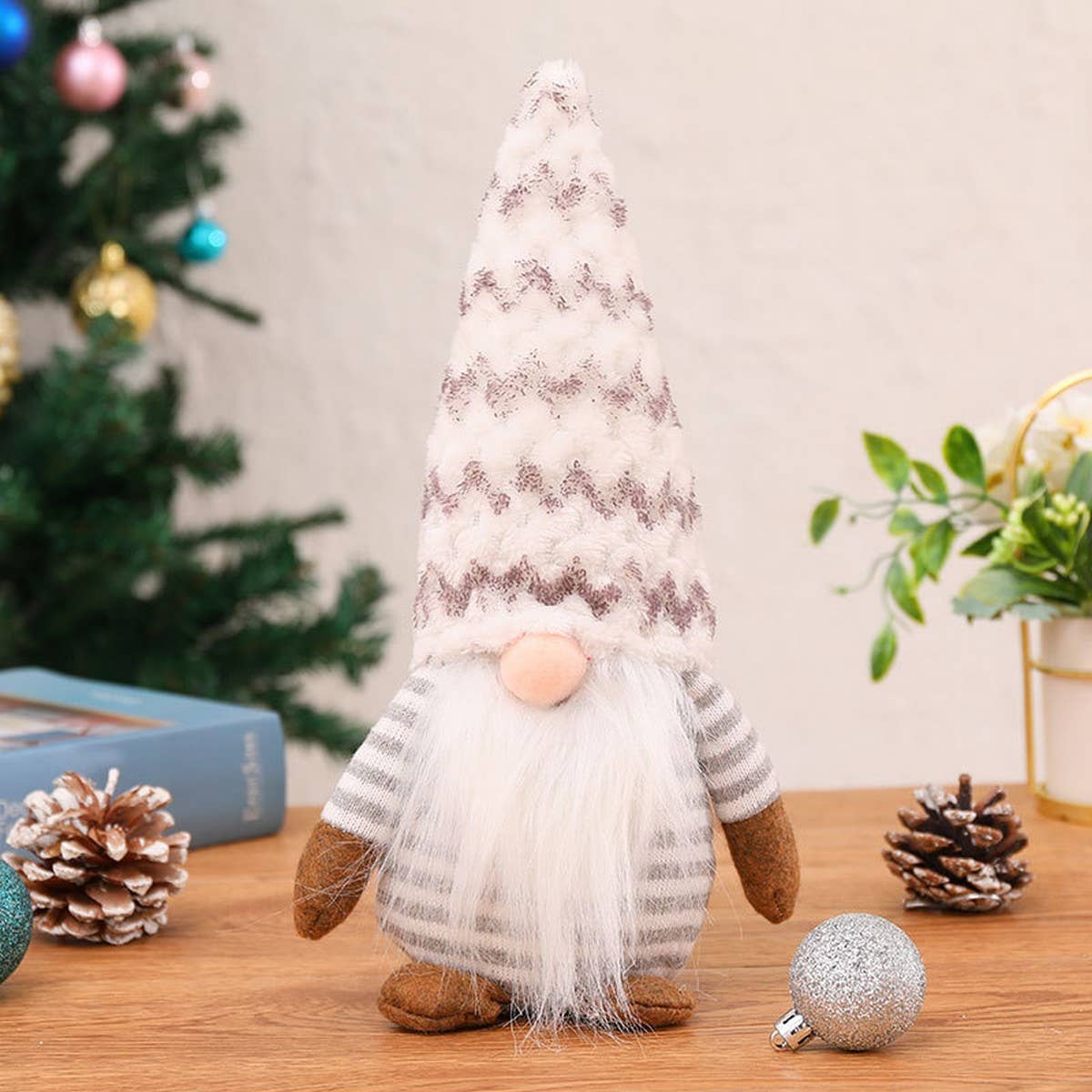 CWMM1740_Christmas Faceless Gnome Forest Old Man Adornment