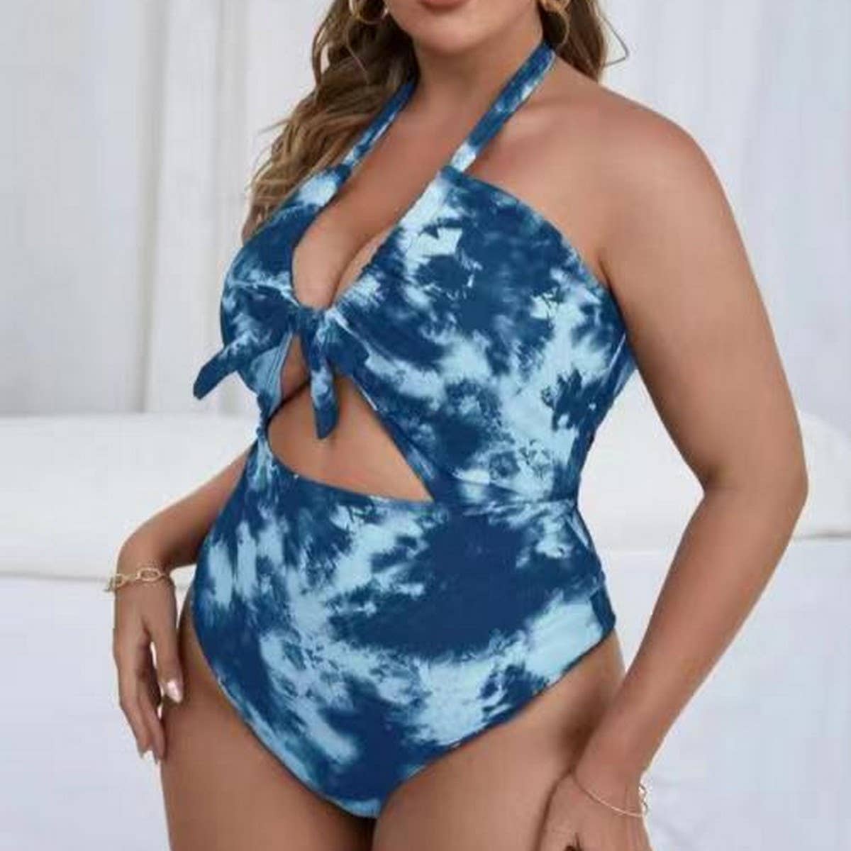 OVERSIZED PRINTED BACKLESS ONE-PIECE BIKINI_CWMW0605